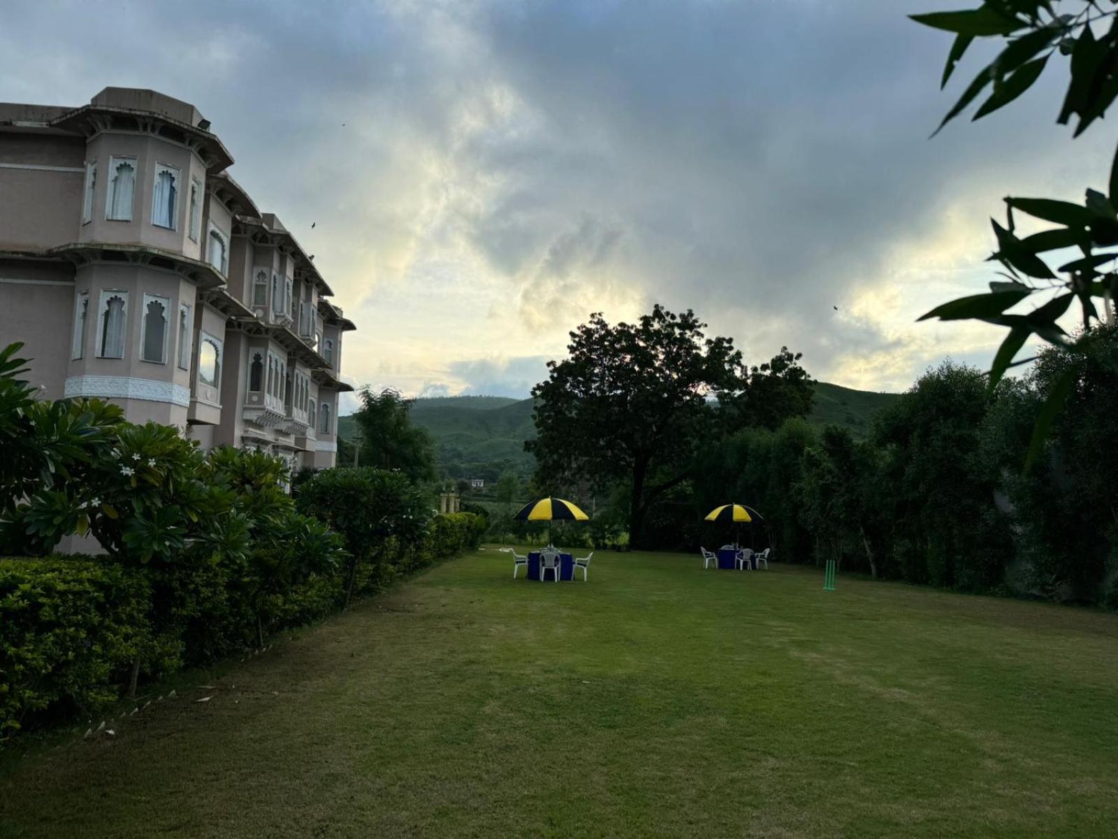 Jag Aravali Resort Udaipur By Naina Staycation - Best For Corporate Events - Family Parties - Mice מראה חיצוני תמונה